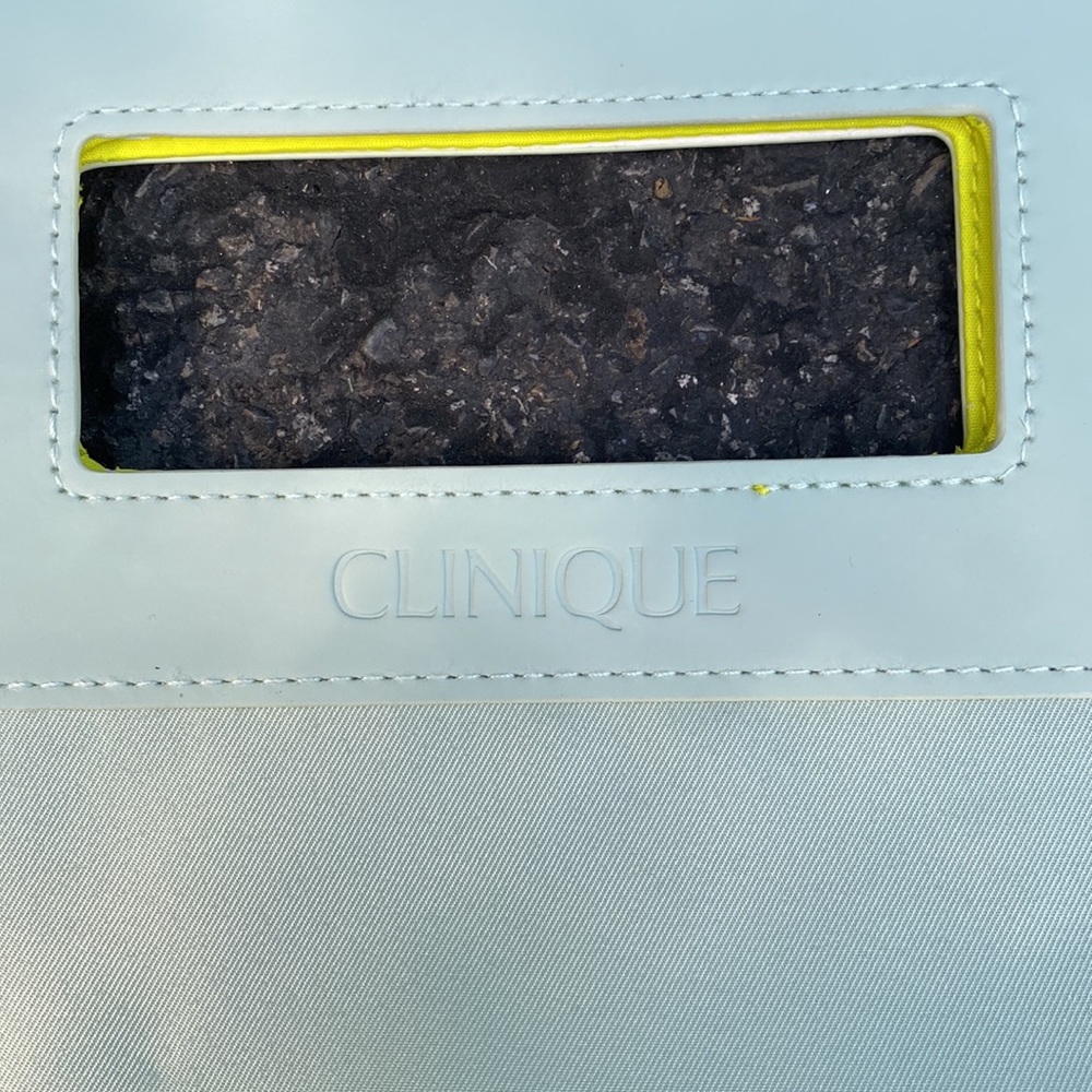 Clinique make up bag - Picture 2 of 4